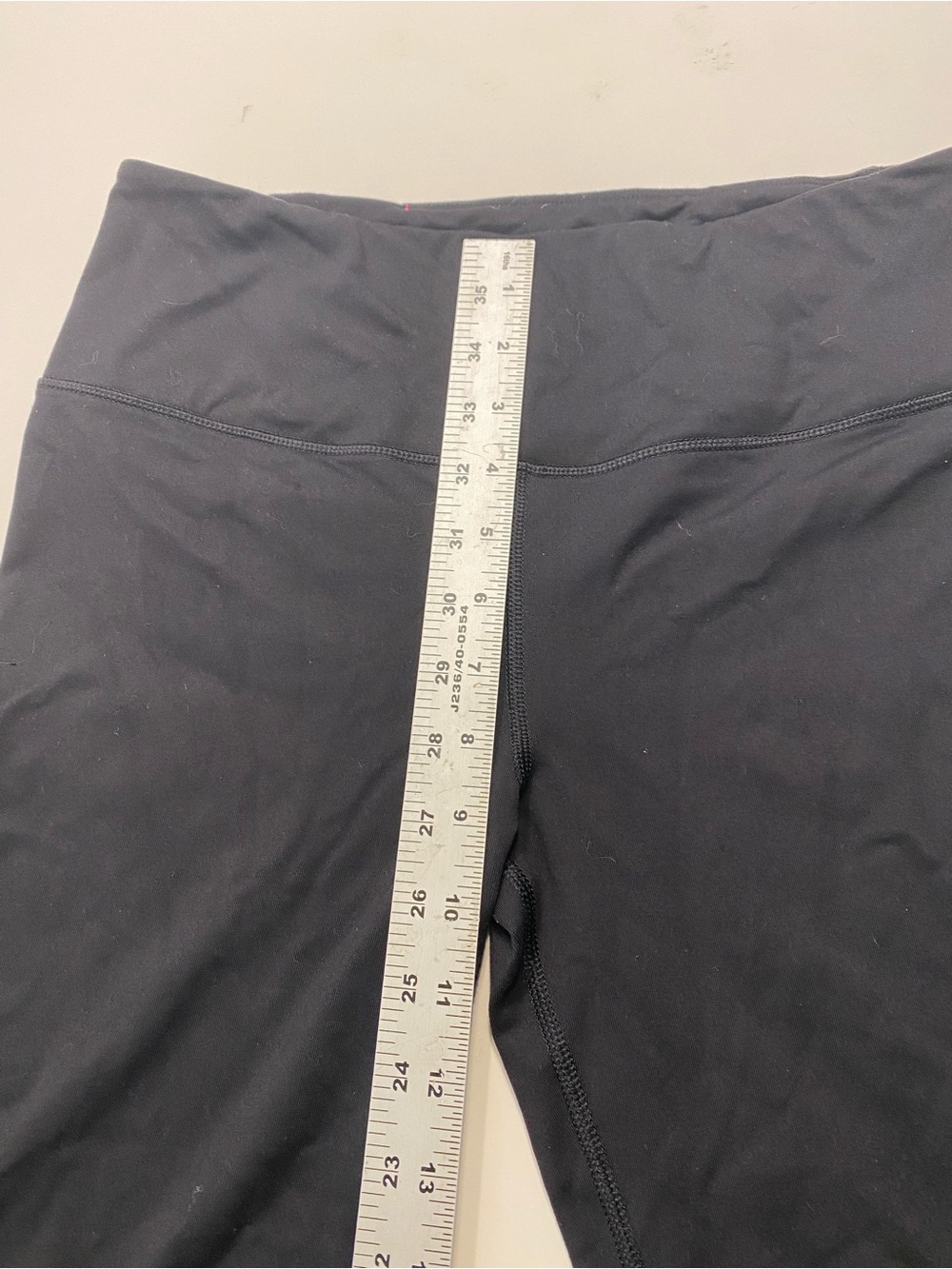 Black Victoria's Secret VSX Cropped Athletic Leggings - Picture 6 of 6